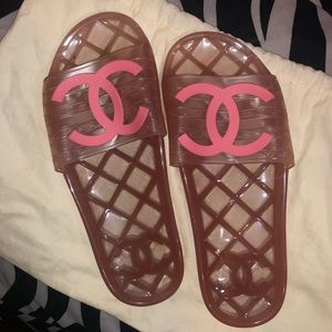 pink chanel jelly slides